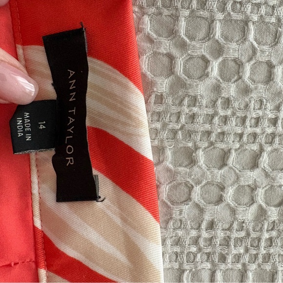 Ann Taylor Red and White Leaf Skirt - Picture 2 of 3